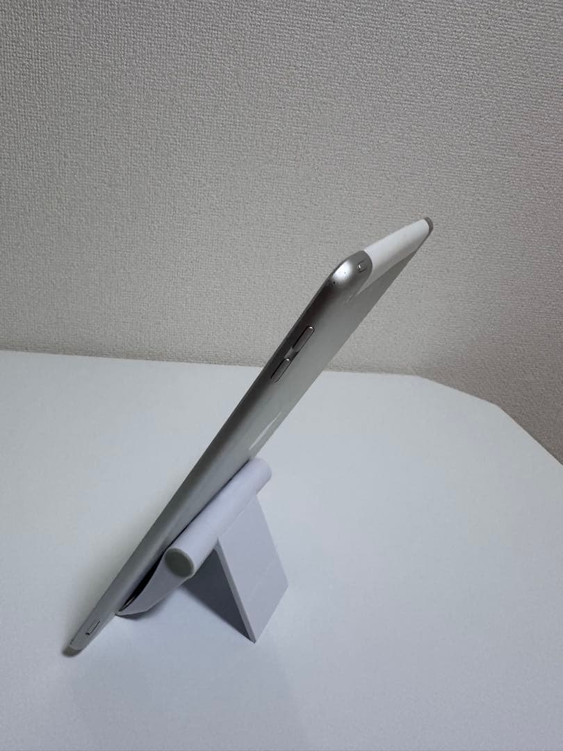 ギ*ン様 iPad 第9世代 (10.2インチ) 64GB WiFi + セルラ