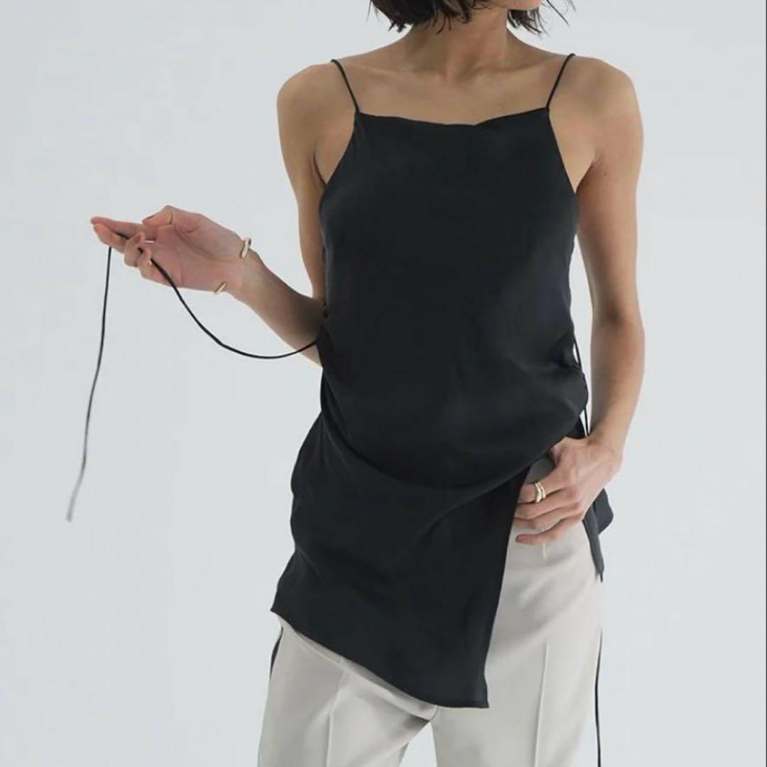 トップス CLANE DRAPE SATIN CAMISOLE TOP