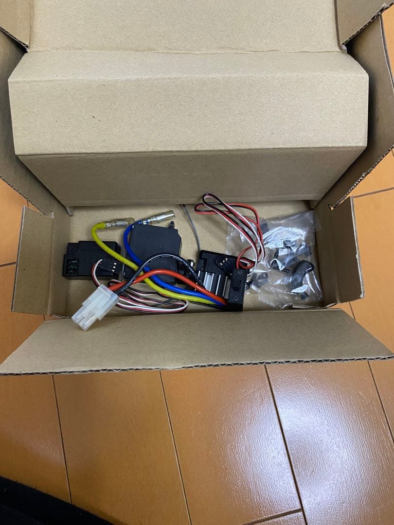 タミヤ　ファインスペック24G ラジコンプロポセット(バッテリー、充電器無し)。