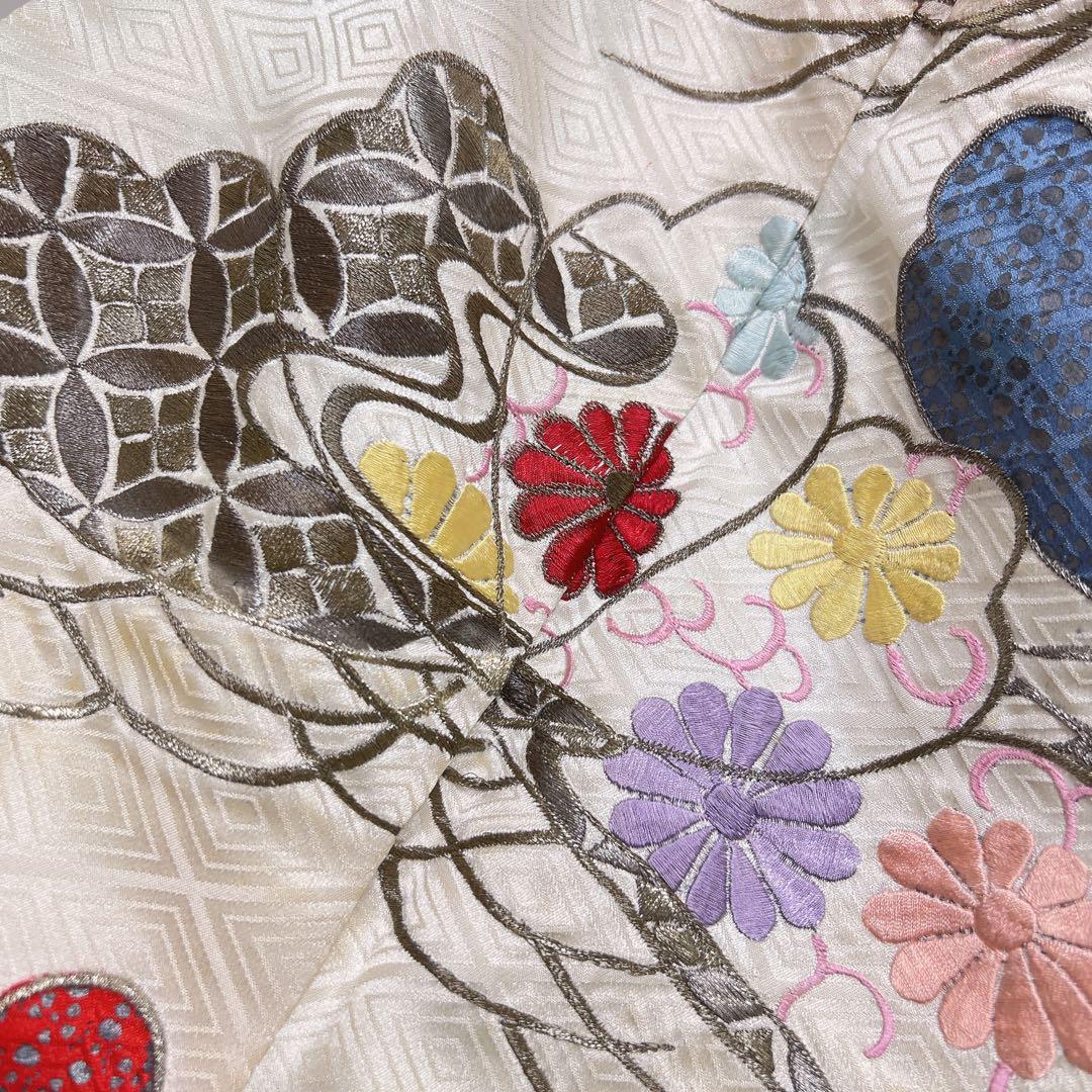 振袖　セミアンティーク　刺繍　松葉　菊花 七宝　着物　125tz