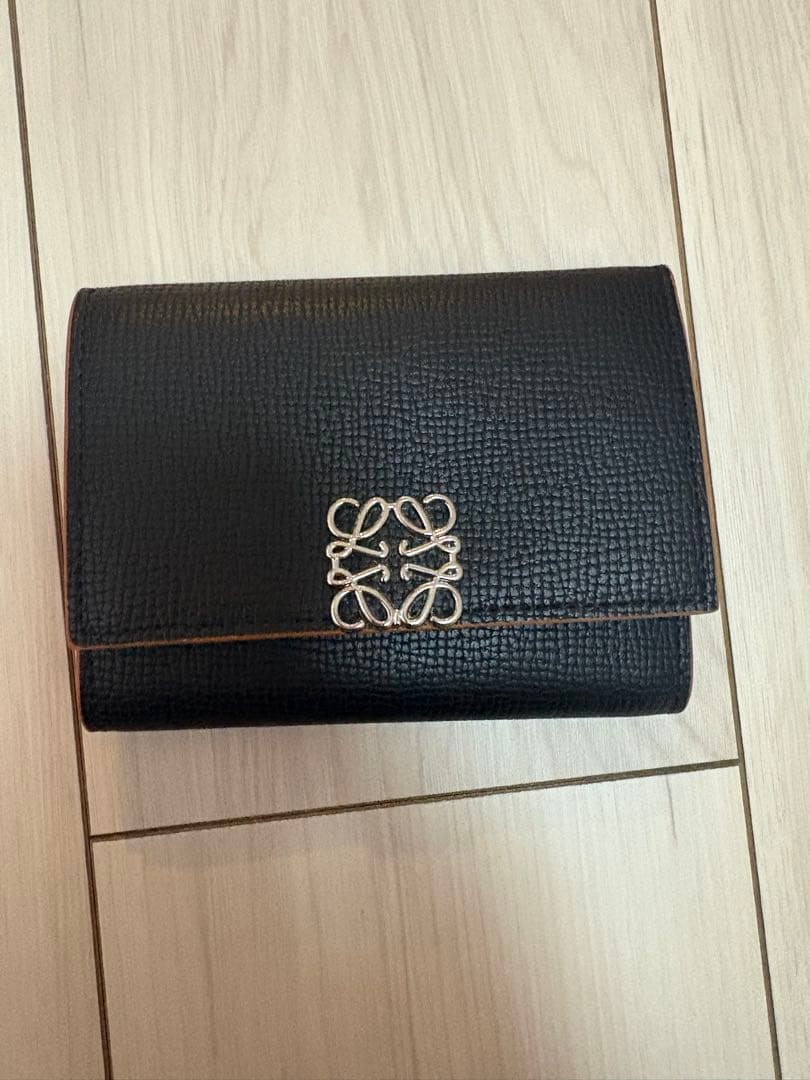新品　LOEWE 三つ折り財布 ブラック
