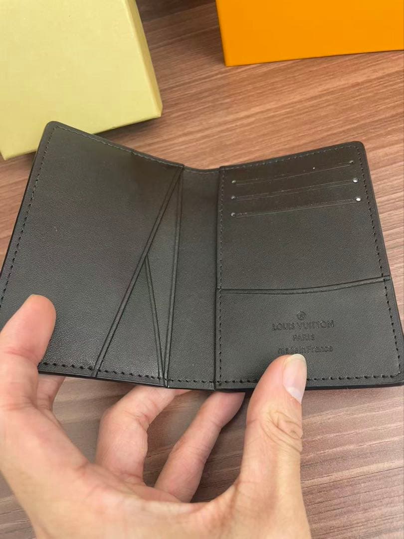 LOUIS VUITTON ルイ・ヴィトン グレインレザー 二つ折り財布