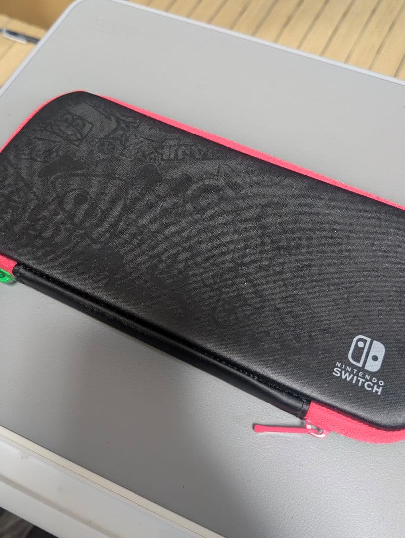 Nintendo Switch 本体 + スプラトゥーンケース