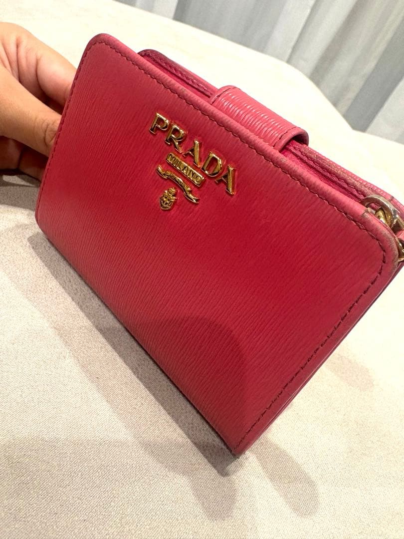 PRADA 二つ折り財布 サフィアーノ　ピンク
