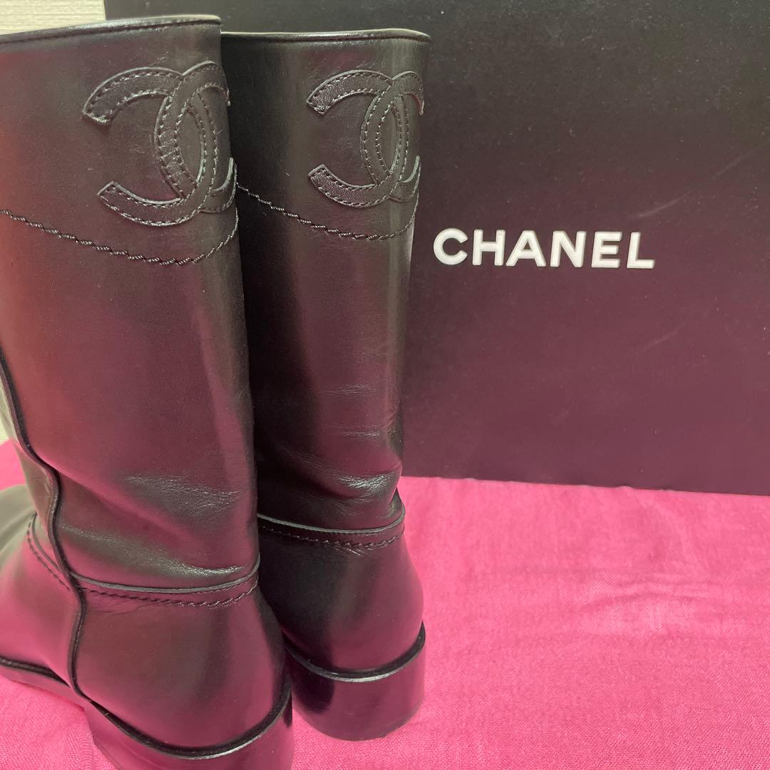 CHANEL レザーブーツ黒