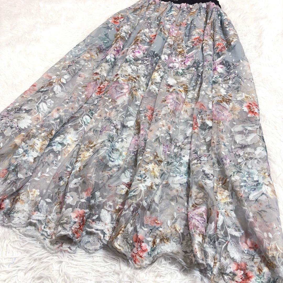美品　マニエル　manielle まるでドレスなスカート　刺繍　花柄