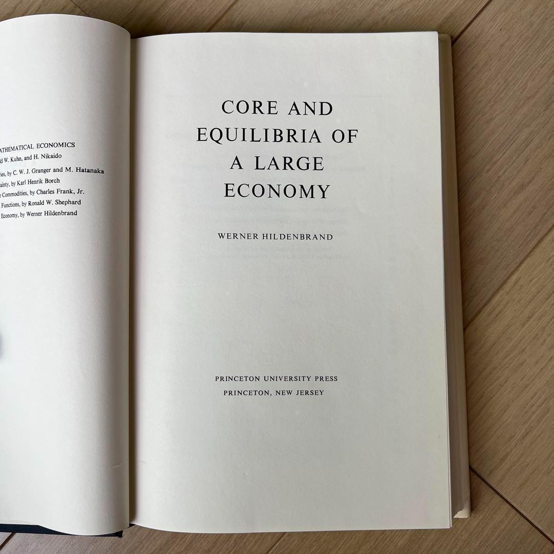 洋書 Core and Equilibria of a Large Economy