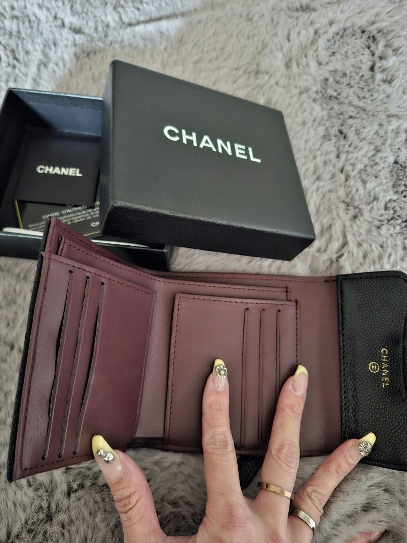 新品未使用CHANEL♡キャビアスキン　三つ折り財布♡