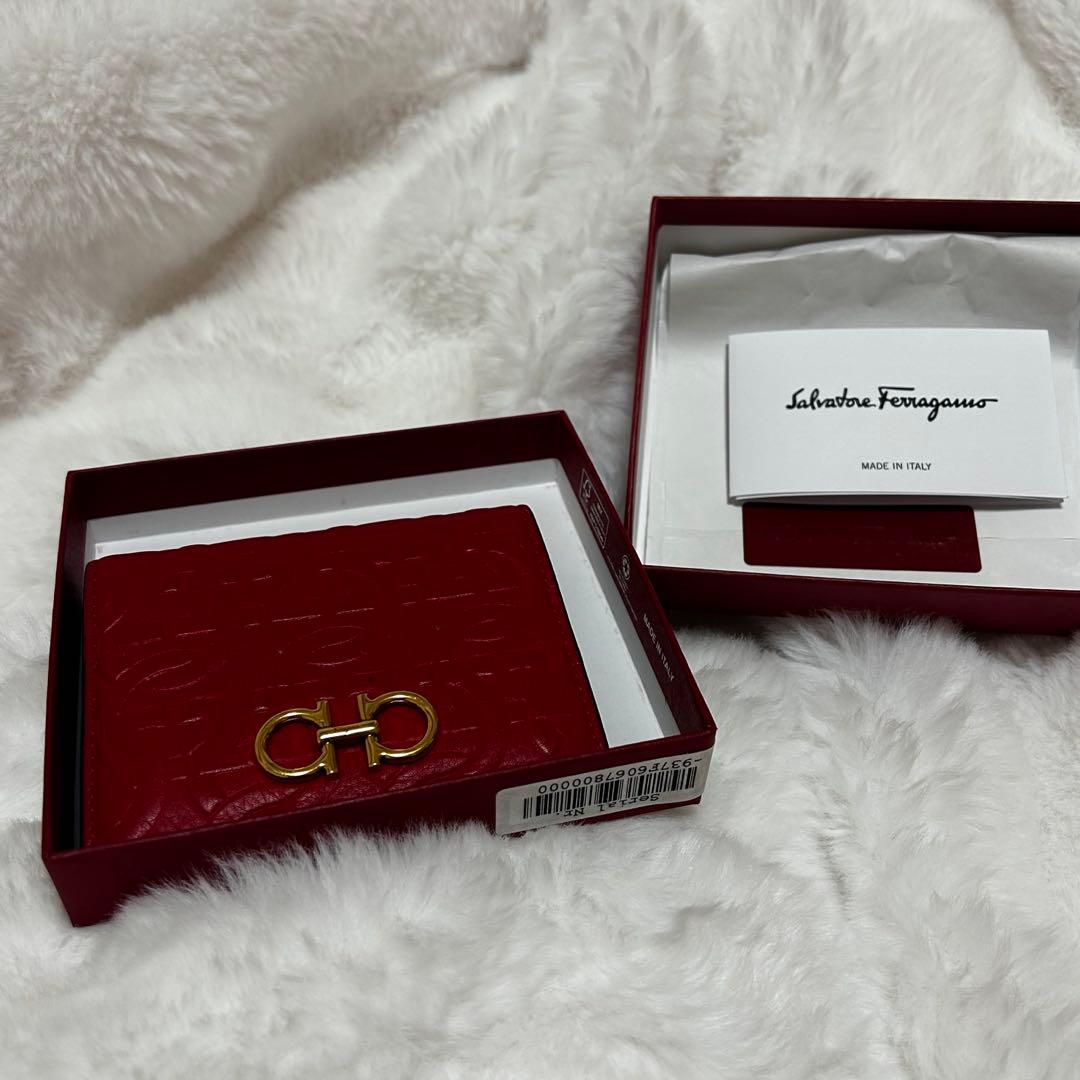 Salvatore Ferragamo 二つ折り財布 レッド