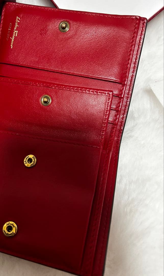 Salvatore Ferragamo 二つ折り財布 レッド