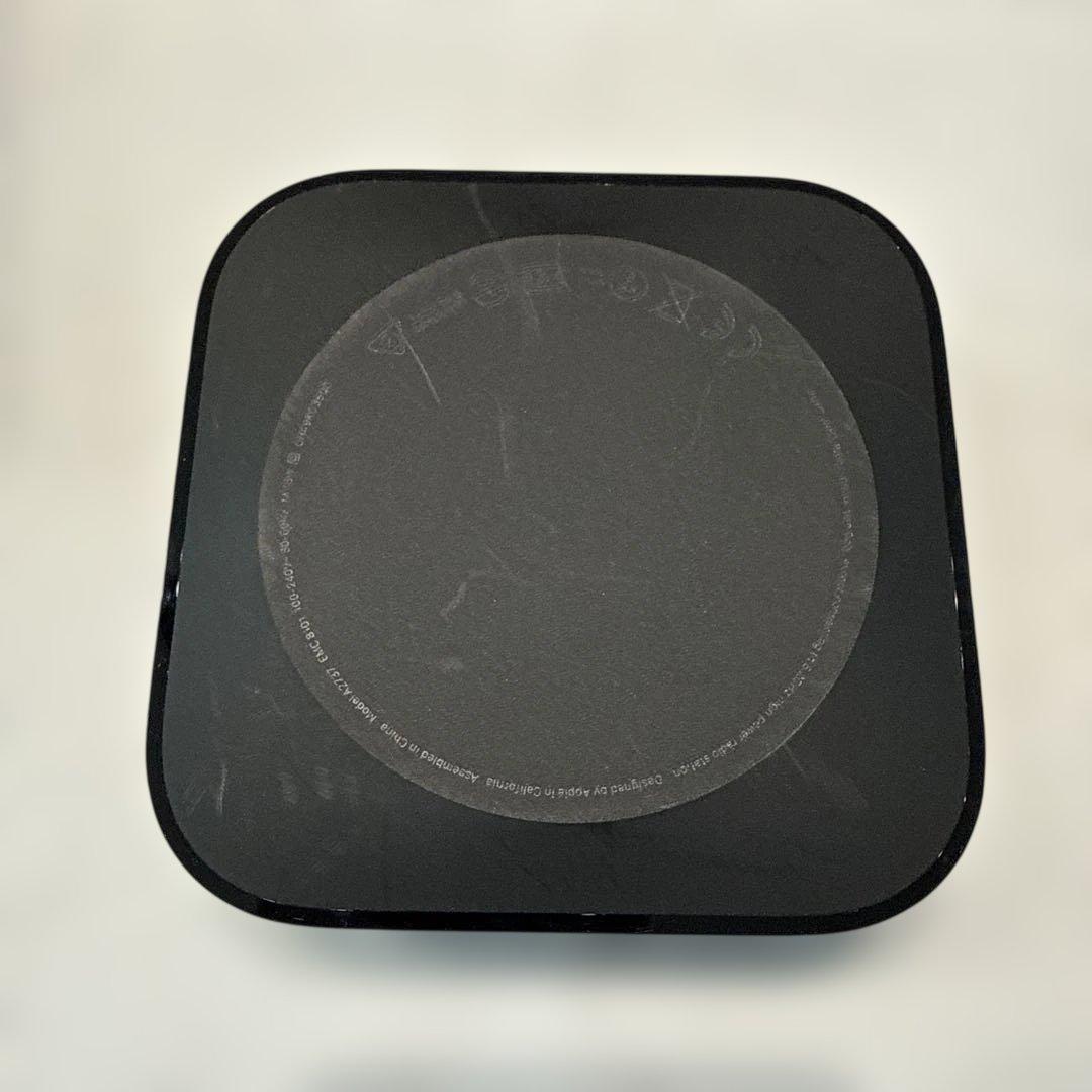 Apple TV 4K 第3世代 Wi-Fi 64GB本体とリモコン