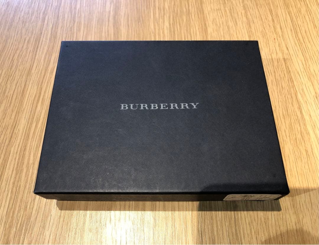 【美品】BURBERRY バーバリー 財布 ノバチェック レッド レザー 箱付き