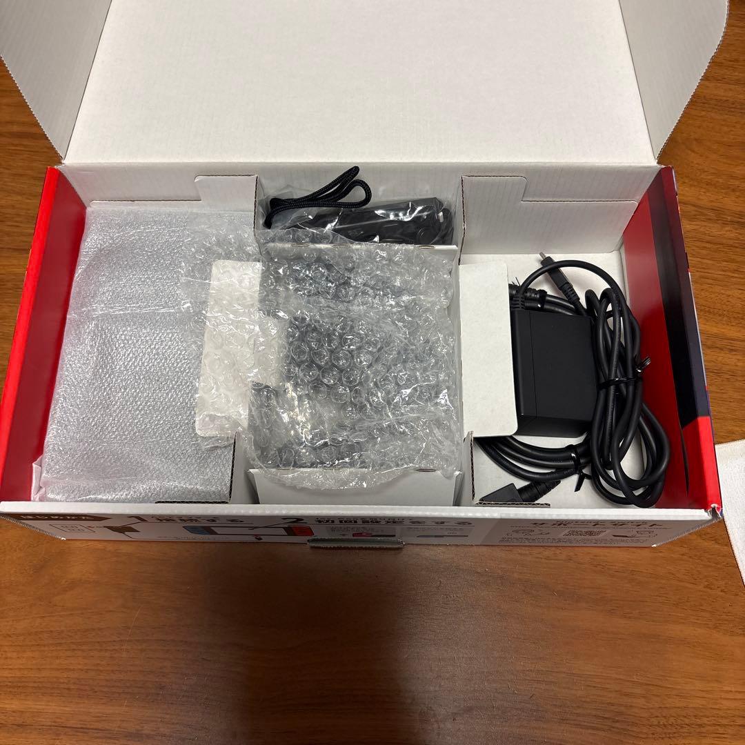 Nintendo Switch ネオンブルー/ネオンレッド　(おまけケース付き)