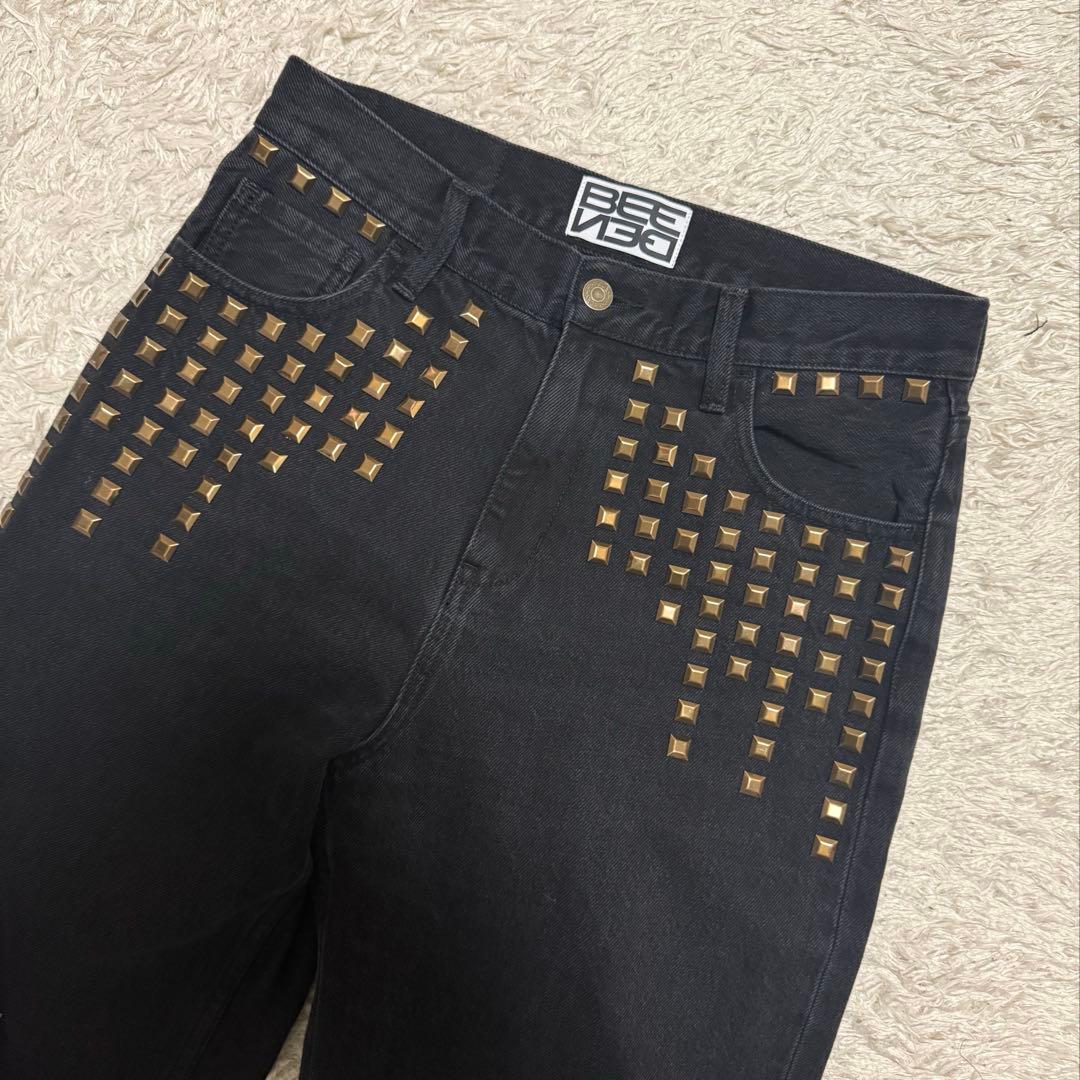 BEEDEN メタルスタッズ セミルーズ デニムパンツ ブラック スタッズ