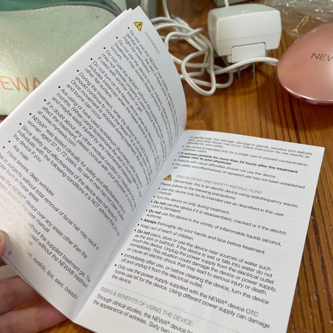 有線タイプ　NEWA 美顔器 ピンク 充電器・ポーチ付き