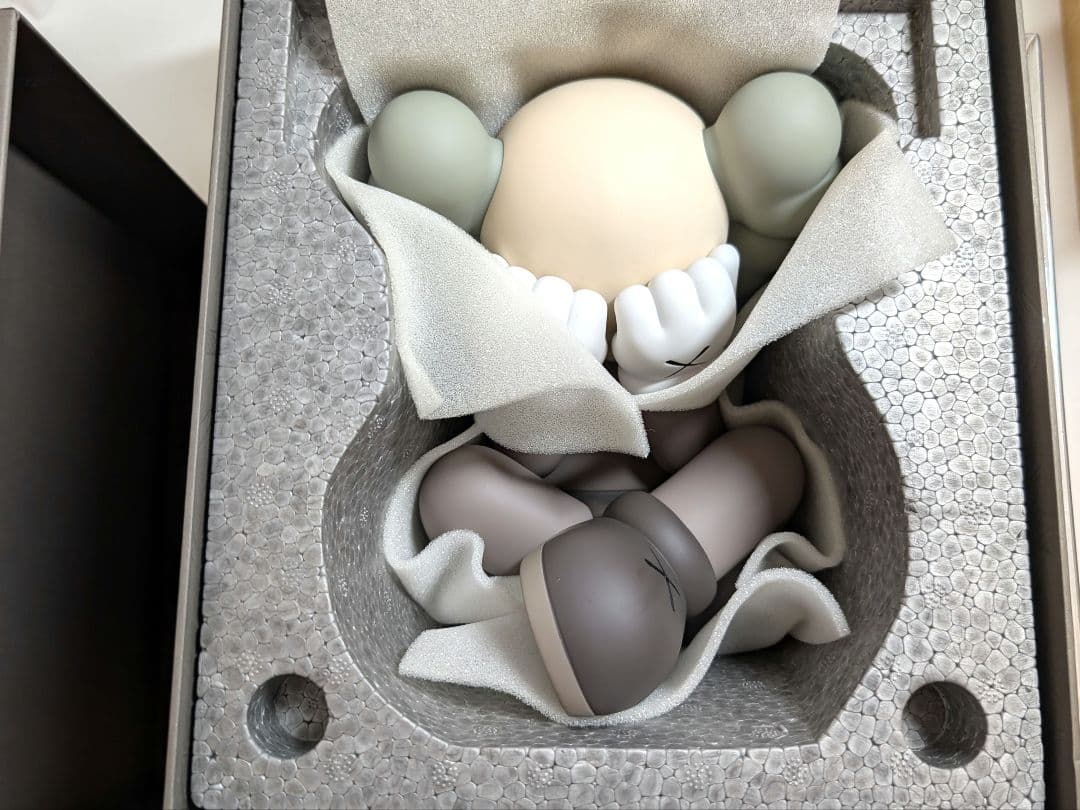 正規品 KAWS SEPARATED ブラウン フィギュア
