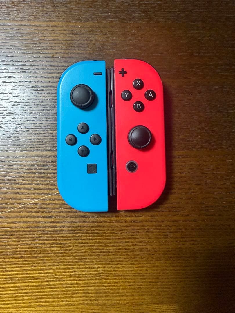 Nintendo Switch 本体 赤/青 Joy-Con FIFA 19付き