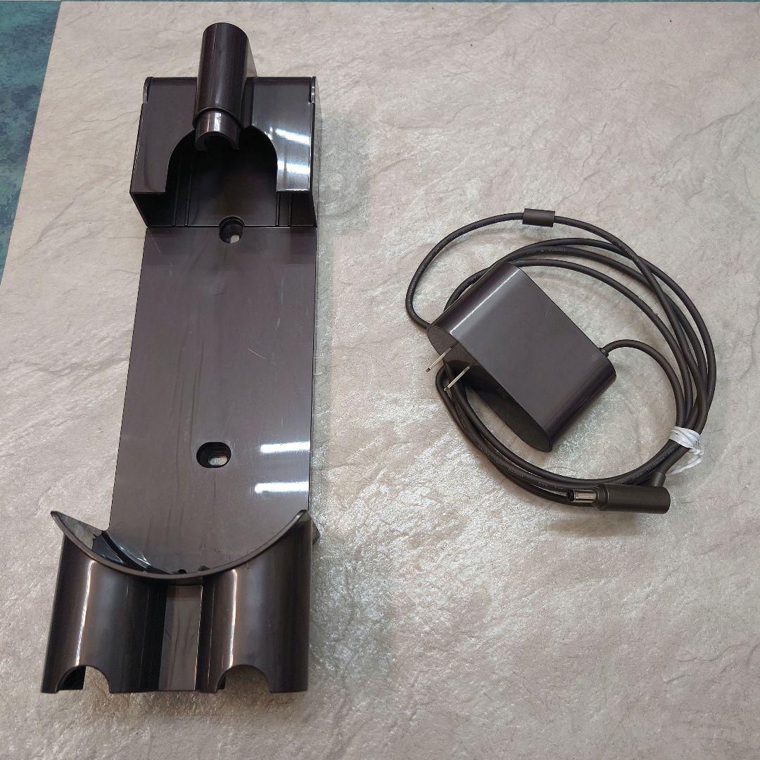 Dyson V8 スティッククリーナー（ジャンク品）