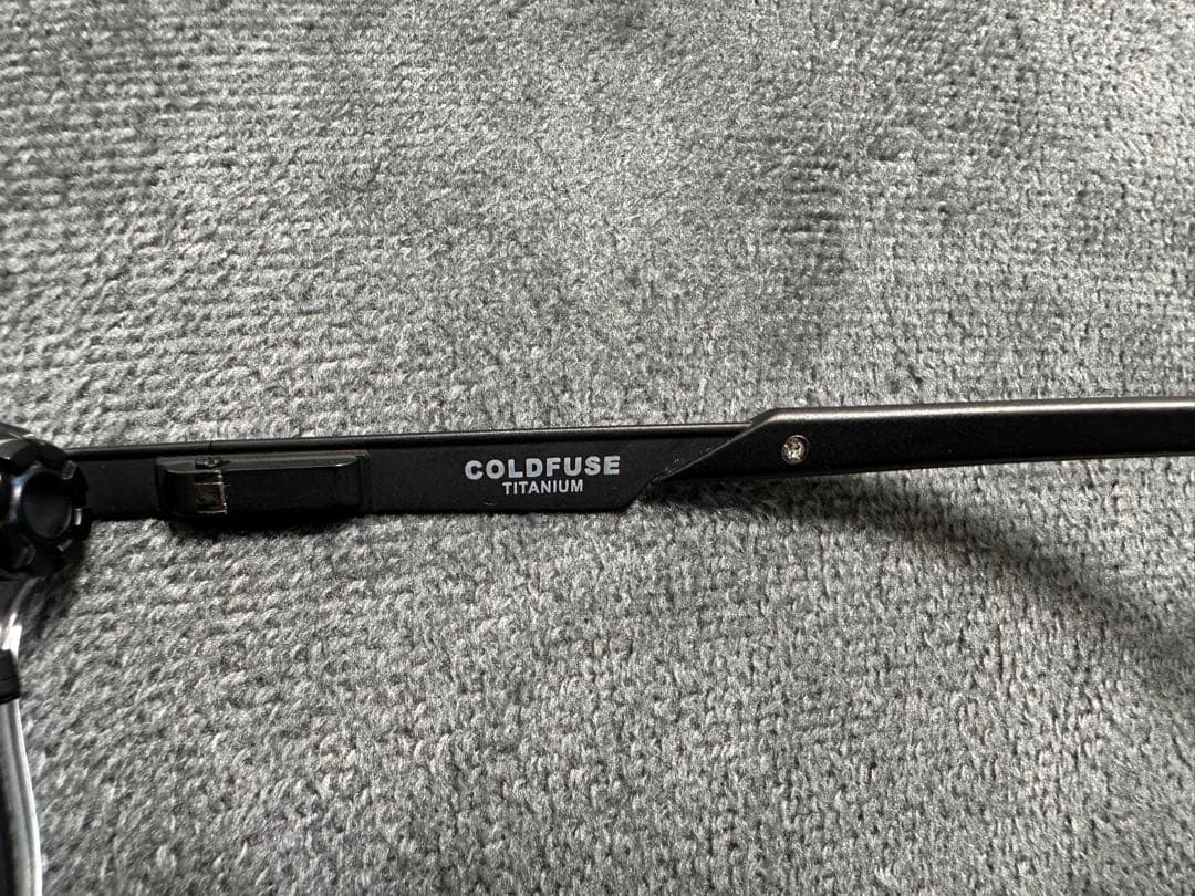 【にゃー】OAKLEY/COLDFUSE/偏光/サングラス/収納袋付き