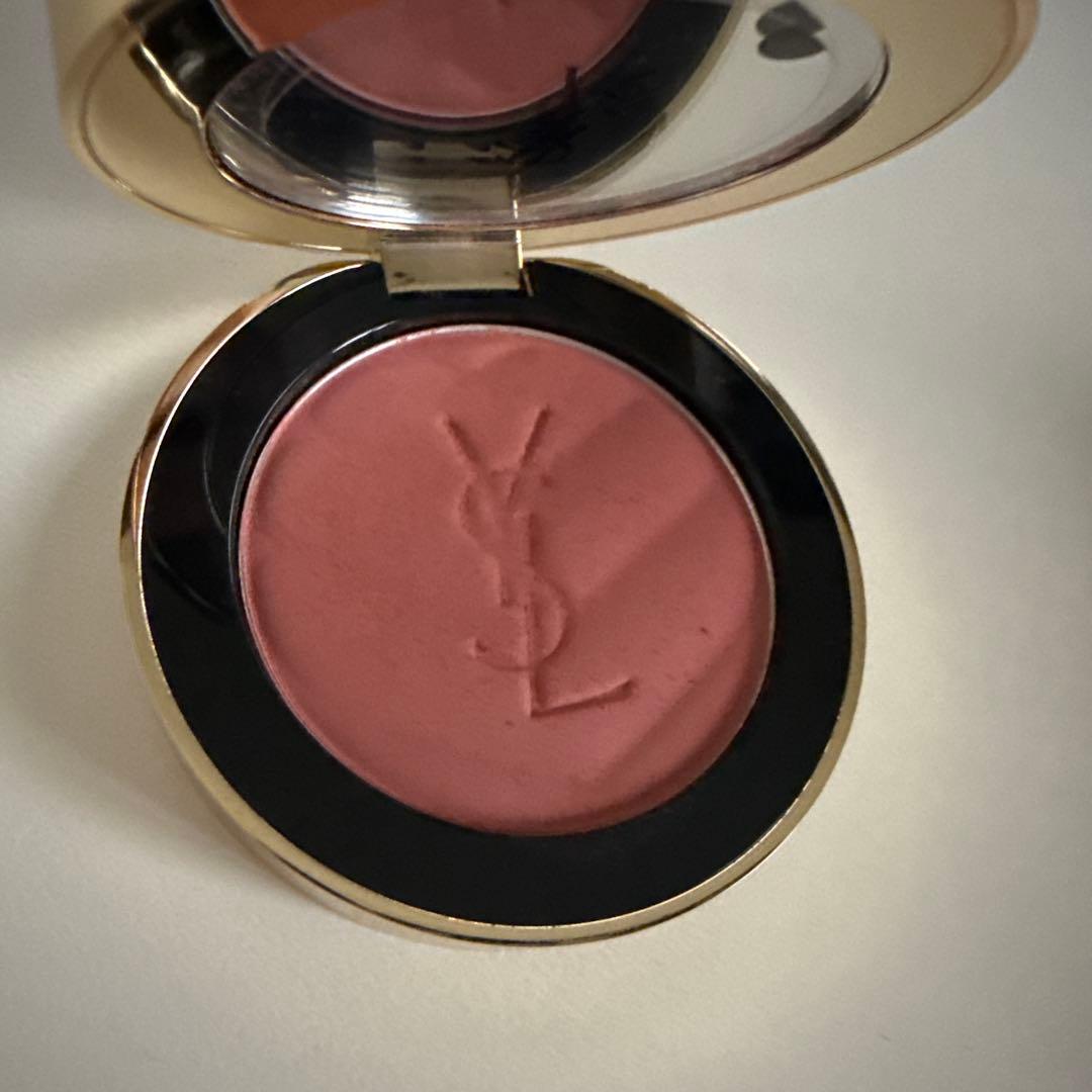 イヴ・サンローラン　YSL チーク　06 メイクミーブラッシュパウダー