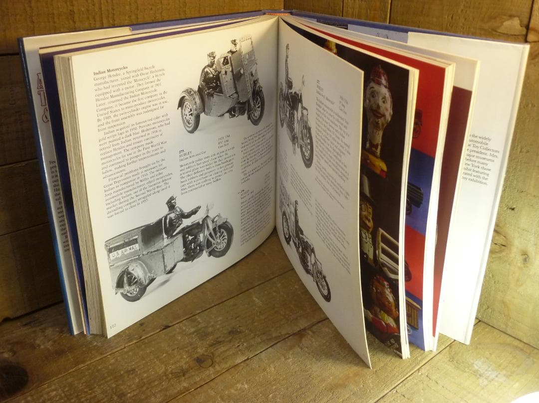 洋古書 AMERICAN TOY CARS & TRUCKS 1894-1942
