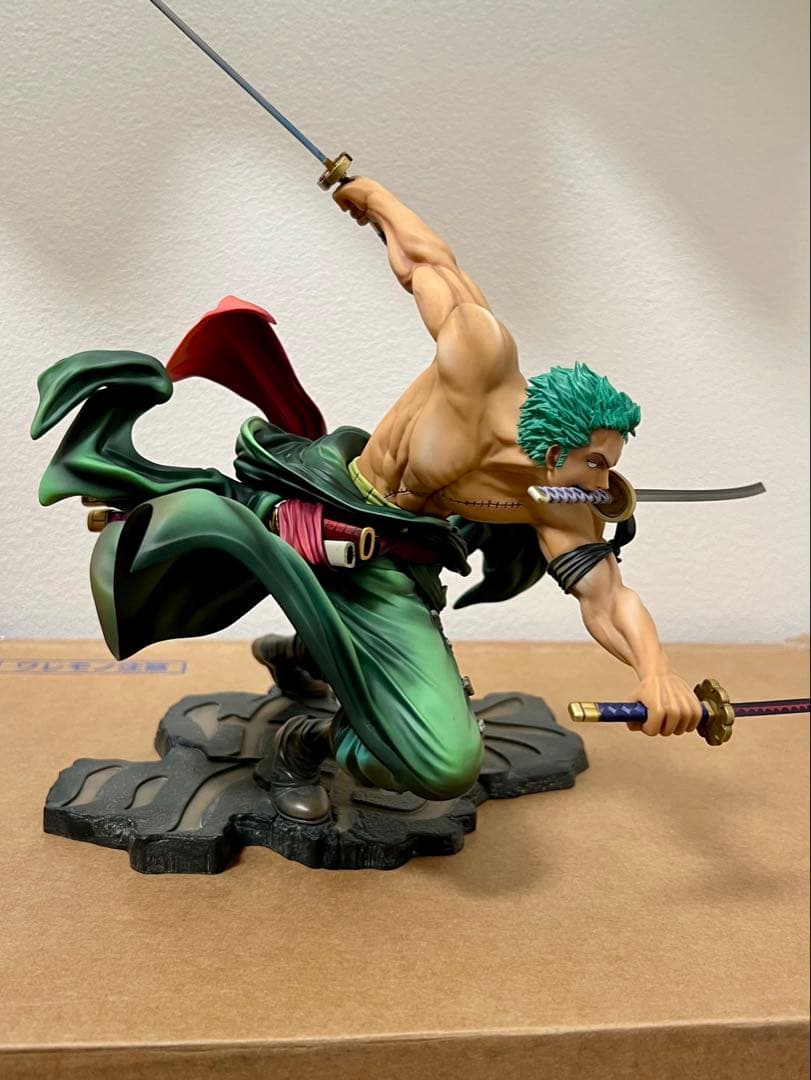 pop maximum 正規品　ゾロ　フィギュア　三千世界