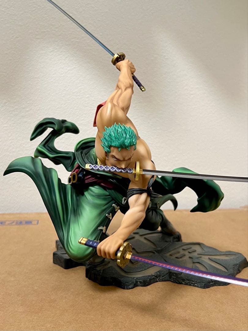 pop maximum 正規品　ゾロ　フィギュア　三千世界