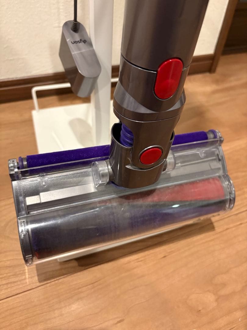 3/20まで！スタンド付き　Dyson sv12 コードレスクリーナー