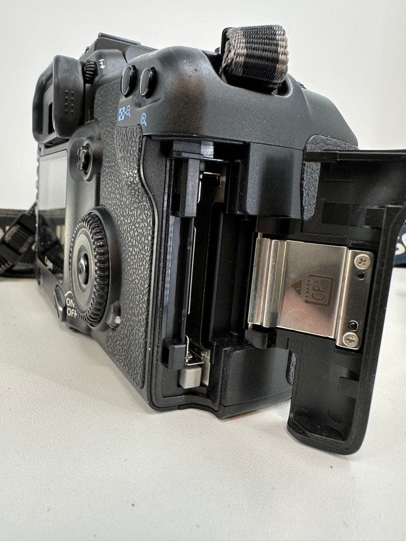 Canon EOS 30D 、EOS 1000S カメラまとめ売り