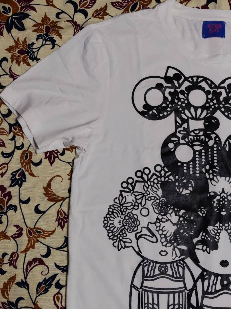 VIVIENNE TAM GIANT３GIRL PLASTICPRINTTee