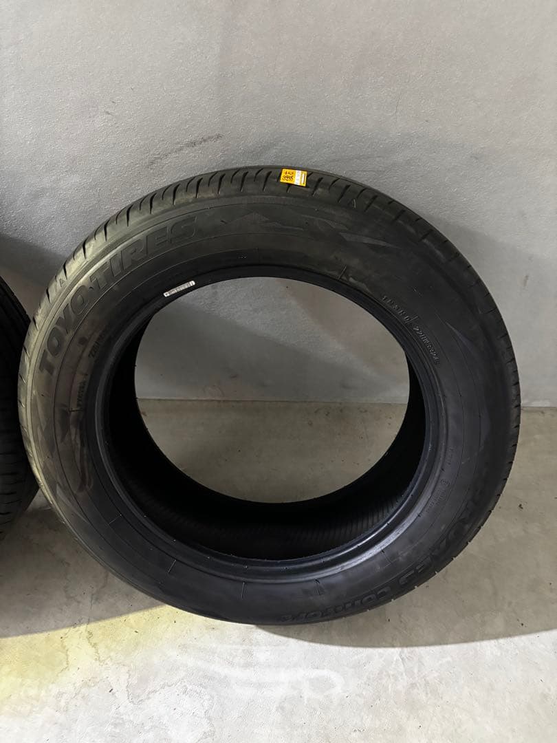 TOYOプロスセス　225/60r18アルファード40 トヨタ純正タイヤ