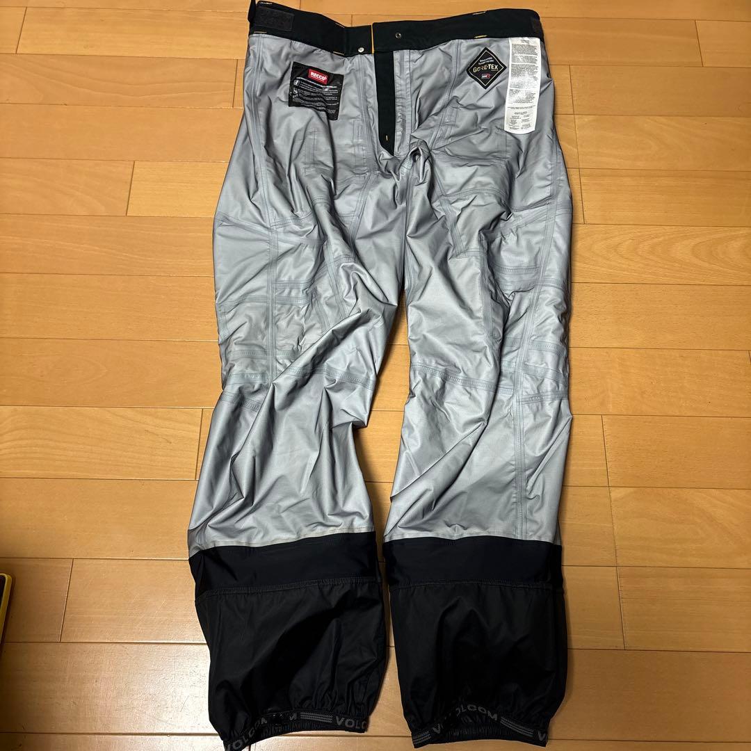 2*6様 美品VOLCOM GORE-TEX ボルコムブライアンイグチ　ウエア上