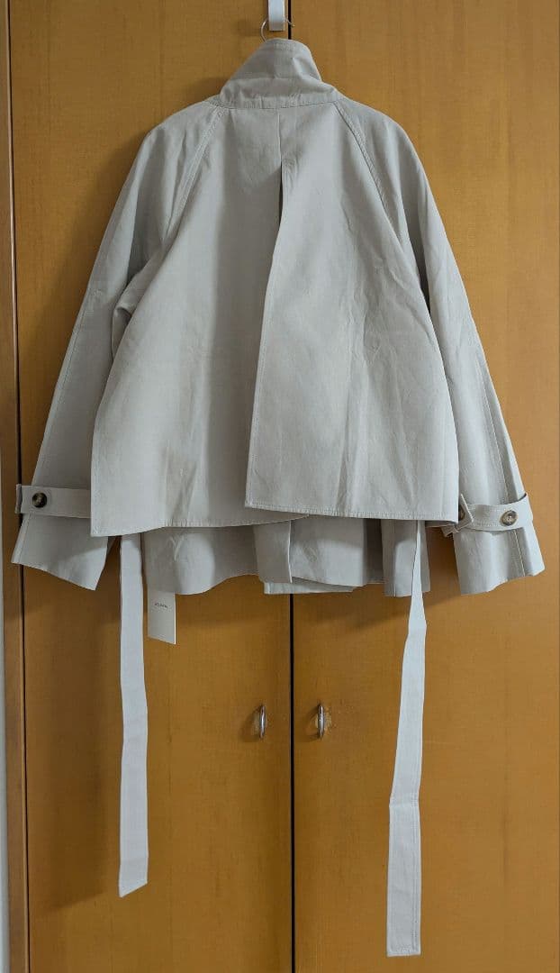 welinoa　Half cape short trench　エクリュ