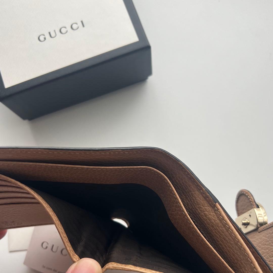 91 極上美品 GUCCI グッチ 2つ折り財布