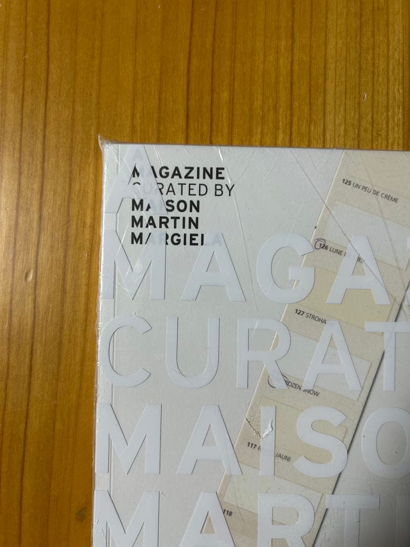 アート・デザイン・音楽 A MAGAZINE Curated By MARTIN MARGIELA