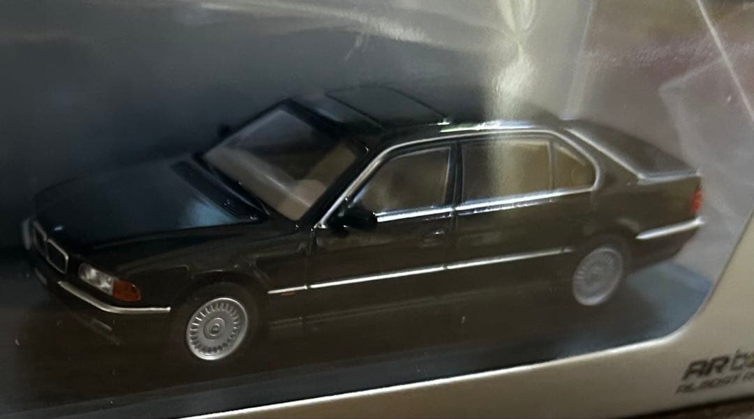 AR Box 1/64  7シリーズ Mk3 E38 750iL