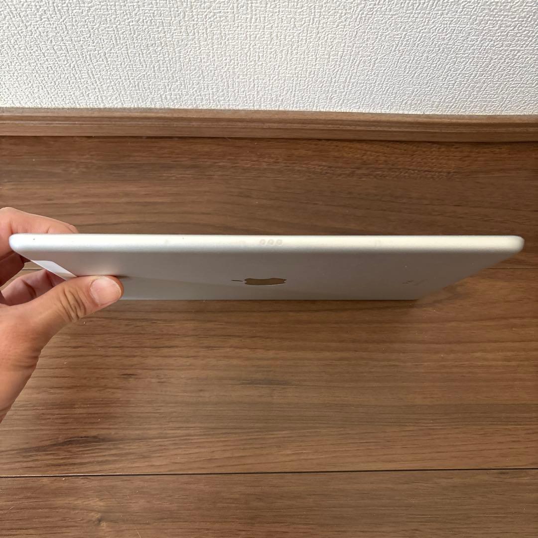 Apple iPad 第７世代　10.2インチ (モデルA2198)