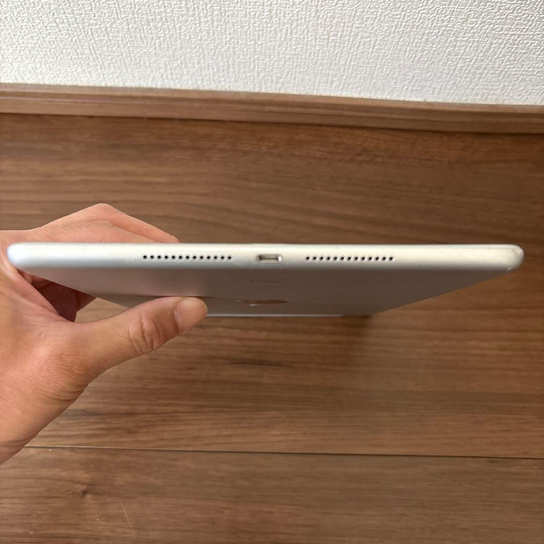 Apple iPad 第７世代　10.2インチ (モデルA2198)