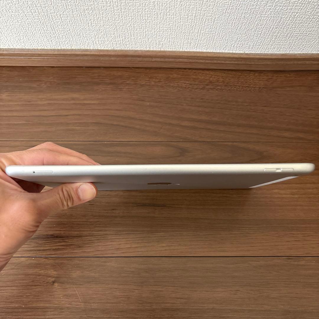 Apple iPad 第７世代　10.2インチ (モデルA2198)