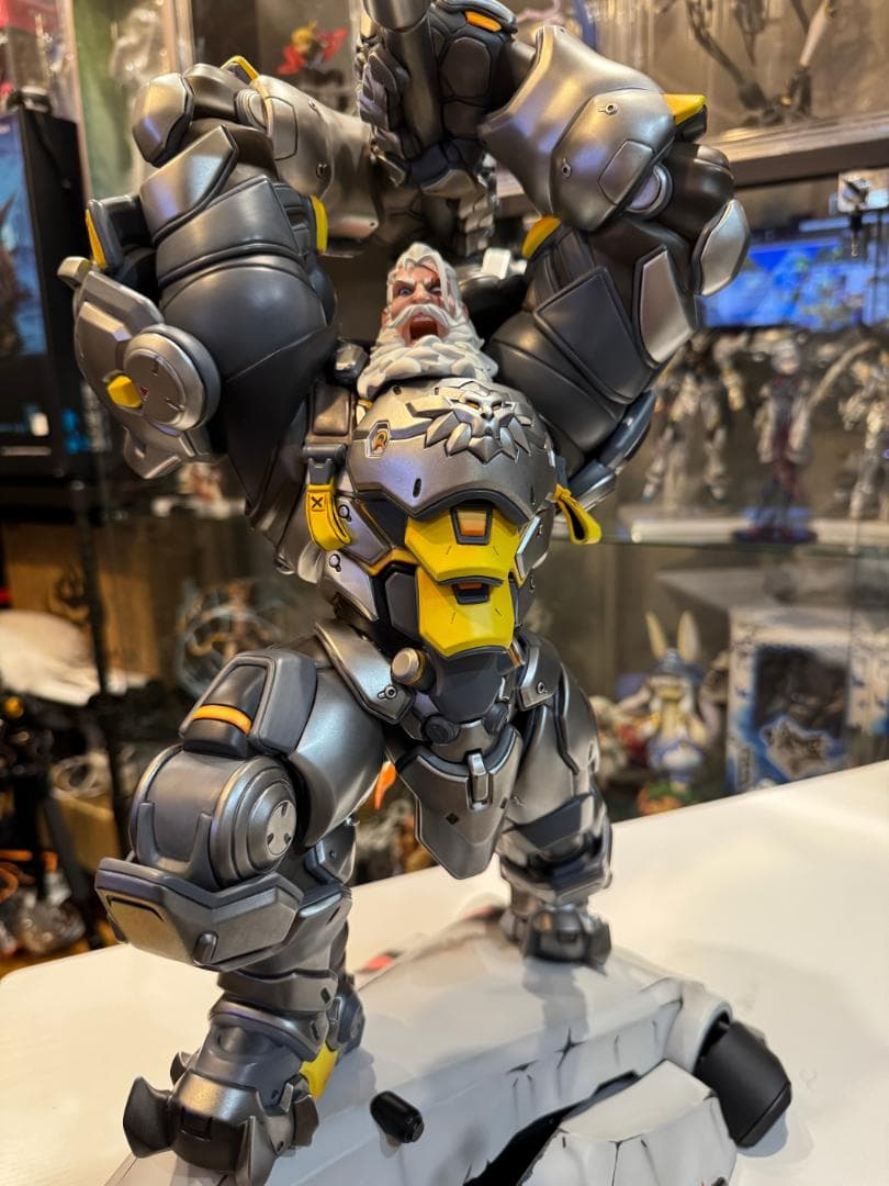 オーバーウォッチ　ラインハルト フィギュア スタチュー OVERWATCH