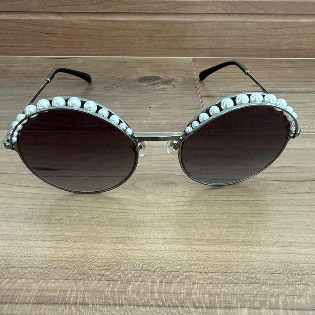CHANEL ビジュー付きラウンドサングラス