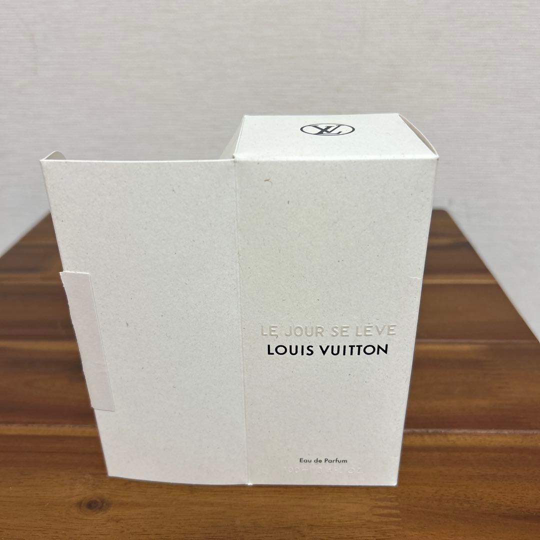 LE JOUR SE LÈVE 香水 オードゥ パルファン