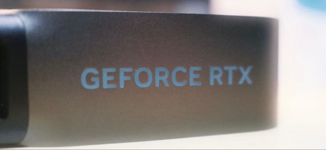 【新古品】Nvidia RTX5090 Founders Edition箱付き