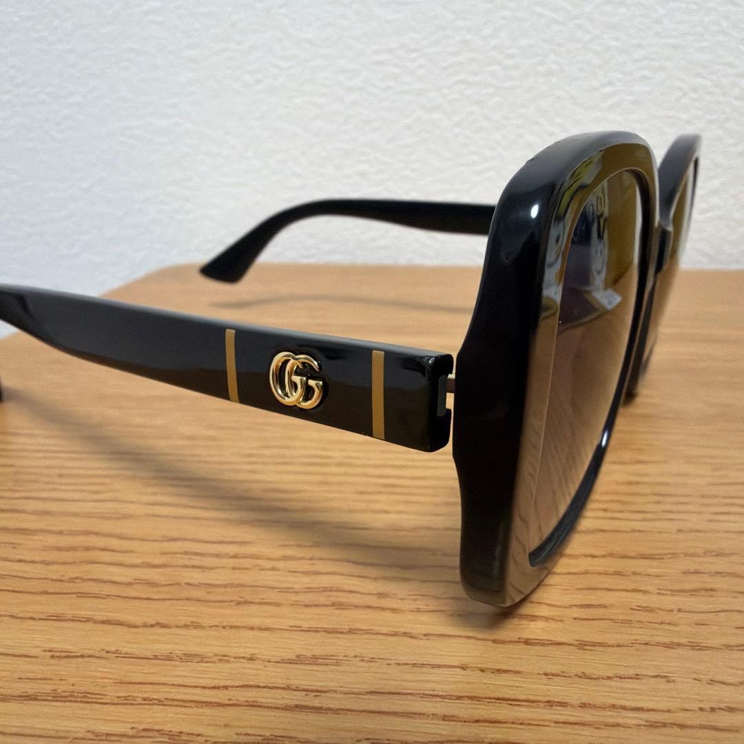 GUCCI ブラックサングラス ケース付き