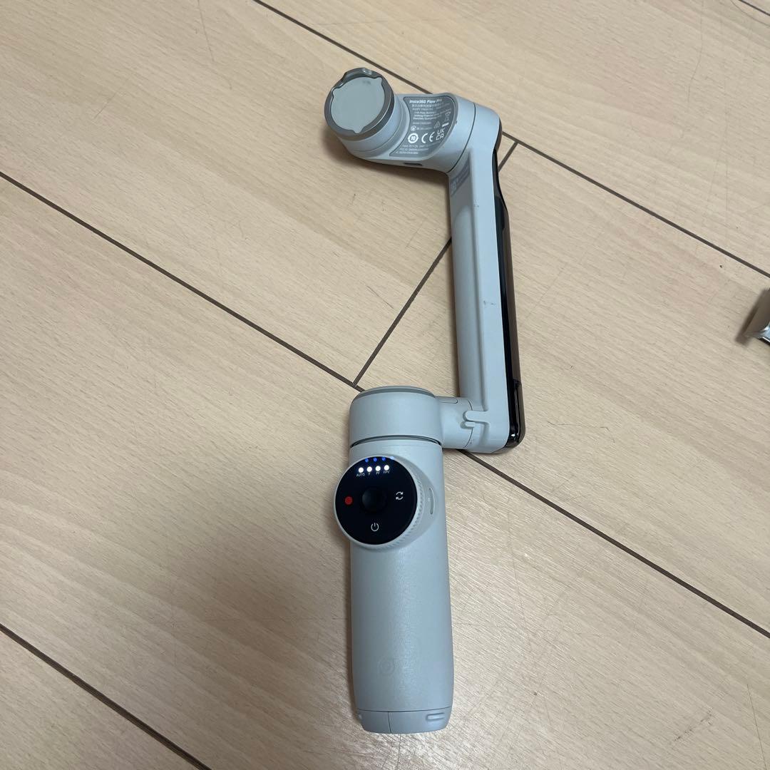 Insta 360 Flow Pro グレー　付属アクセサリー付き