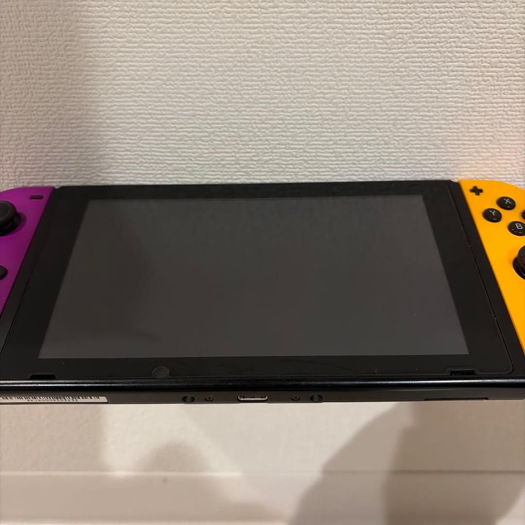 わ*。様 Nintendo Switch ネオンレッド/ブルー 本体　2019