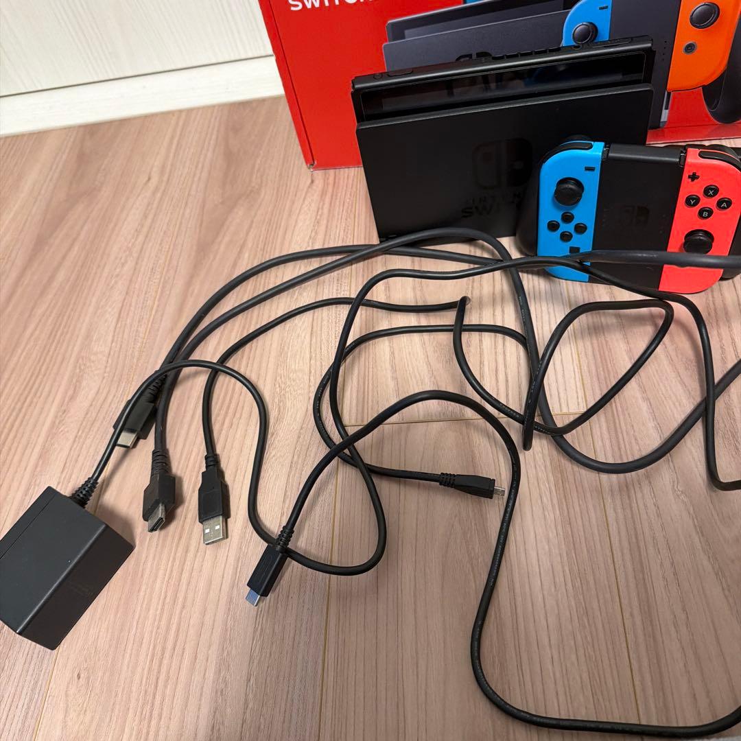 Nintendo Switch 本体 青/赤　ケーブル一式＆マイクロSDつき