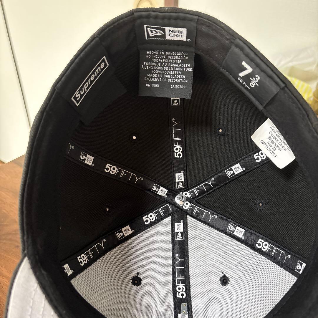 New Era 黒キャップ WORLD FAMOUS Supreme
