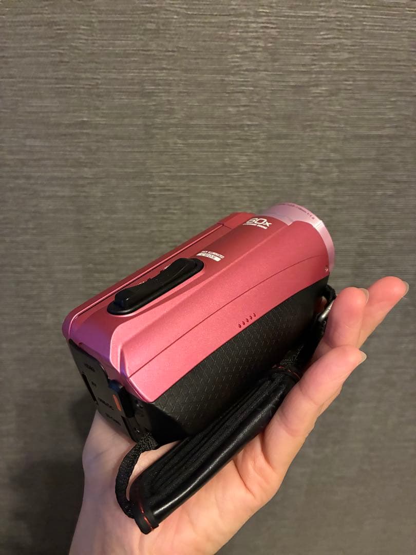 【美品】【三脚付きすぐ使える】JVC ビデオカメラ 本体 ピンク 付属品あり