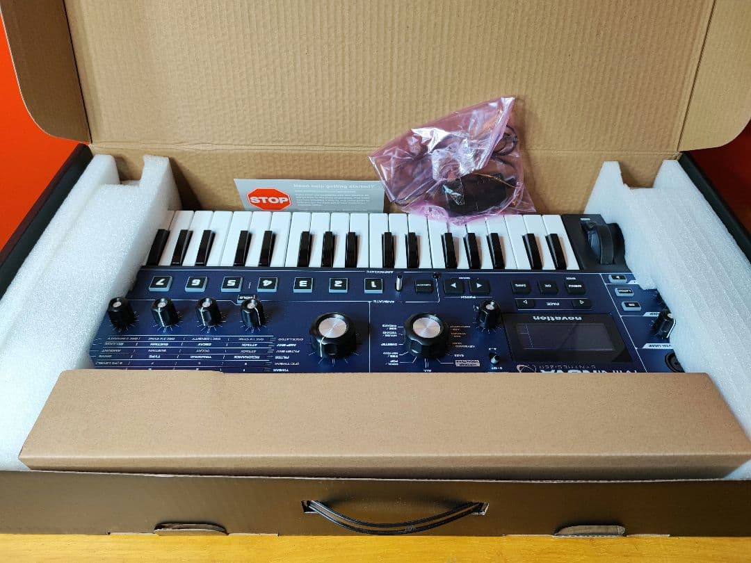 Novation MININOVA シンセサイザー